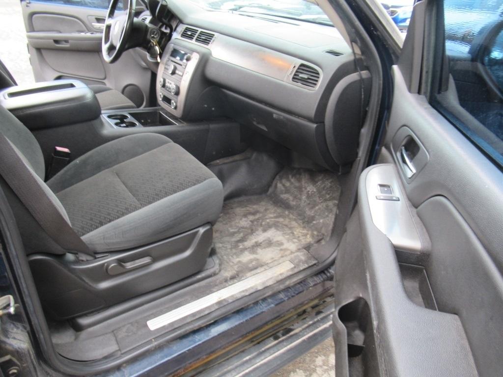 07 Chevrolet Tahoe  Subn BL 8 cyl  4X4; Started on 12/10/2020 AT PB PS R AC PW VIN: 1GNFK030X7R41103