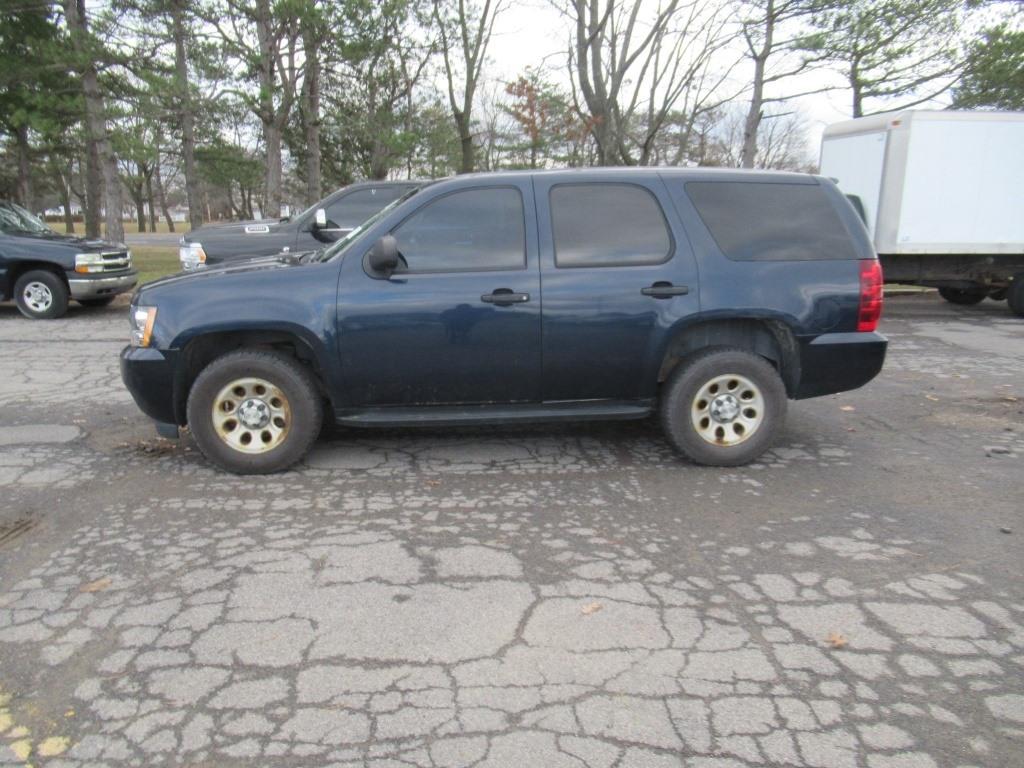 07 Chevrolet Tahoe  Subn BL 8 cyl  4X4; Started on 12/10/2020 AT PB PS R AC PW VIN: 1GNFK030X7R41103