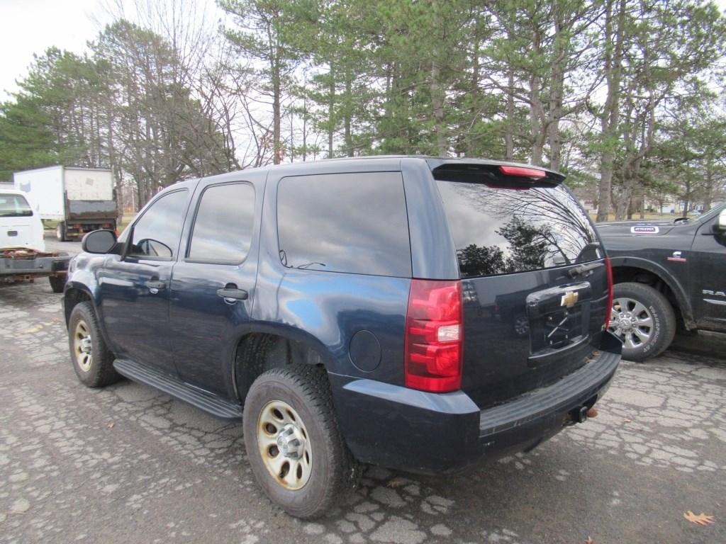 07 Chevrolet Tahoe  Subn BL 8 cyl  4X4; Started on 12/10/2020 AT PB PS R AC PW VIN: 1GNFK030X7R41103