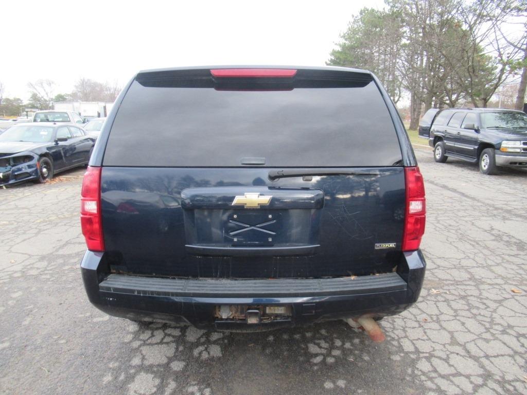 07 Chevrolet Tahoe  Subn BL 8 cyl  4X4; Started on 12/10/2020 AT PB PS R AC PW VIN: 1GNFK030X7R41103