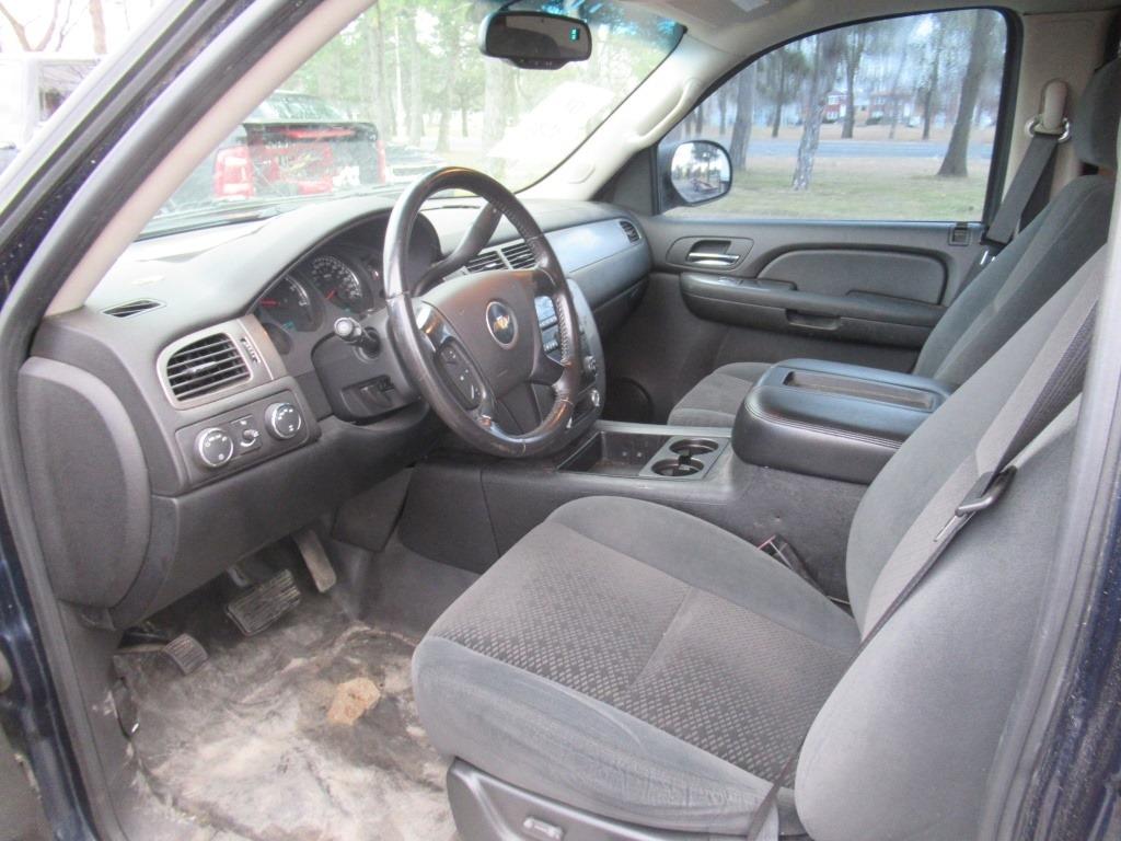 07 Chevrolet Tahoe  Subn BL 8 cyl  4X4; Started on 12/10/2020 AT PB PS R AC PW VIN: 1GNFK030X7R41103