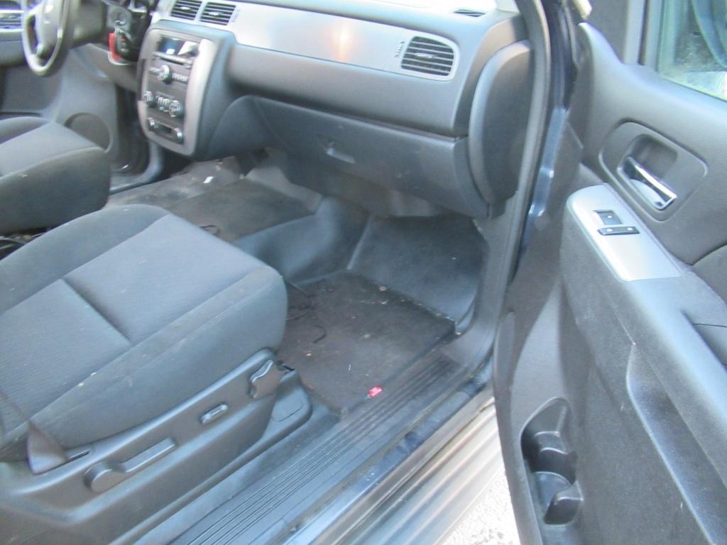 11 Chevrolet Tahoe  Subn BL 8 cyl  Started with Jump on 12/10/2020 AT PB PS R AC PW VIN: 1GNLC2E02BR
