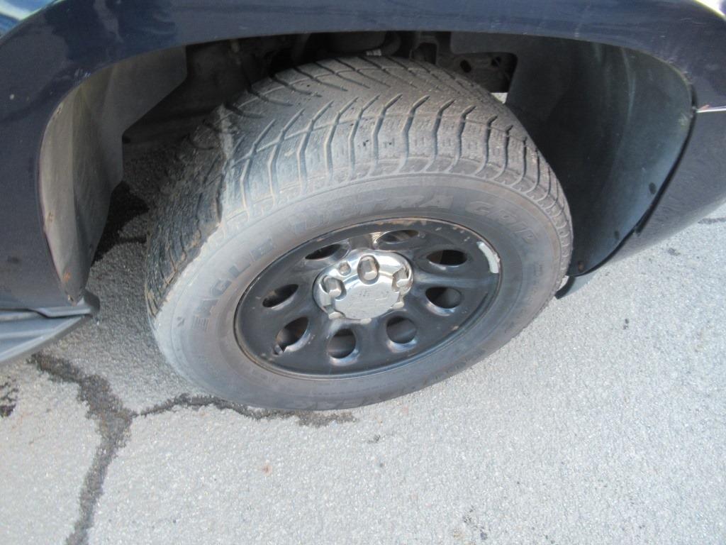 11 Chevrolet Tahoe  Subn BL 8 cyl  Started with Jump on 12/10/2020 AT PB PS R AC PW VIN: 1GNLC2E02BR