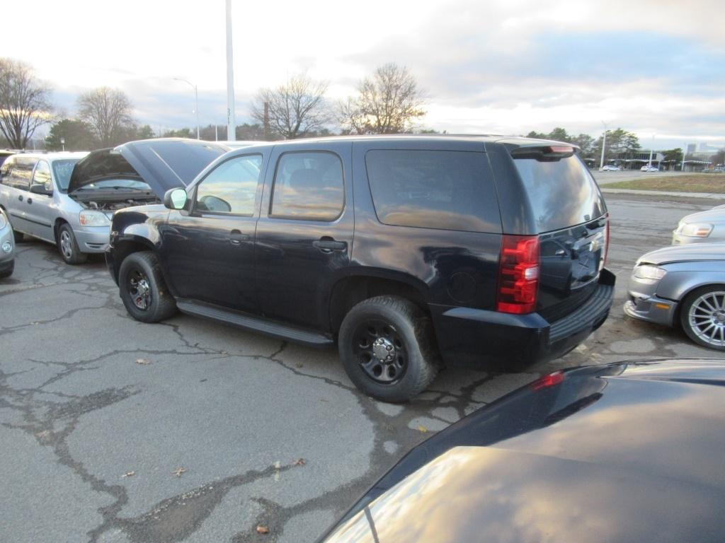 11 Chevrolet Tahoe  Subn BL 8 cyl  Started with Jump on 12/10/2020 AT PB PS R AC PW VIN: 1GNLC2E02BR