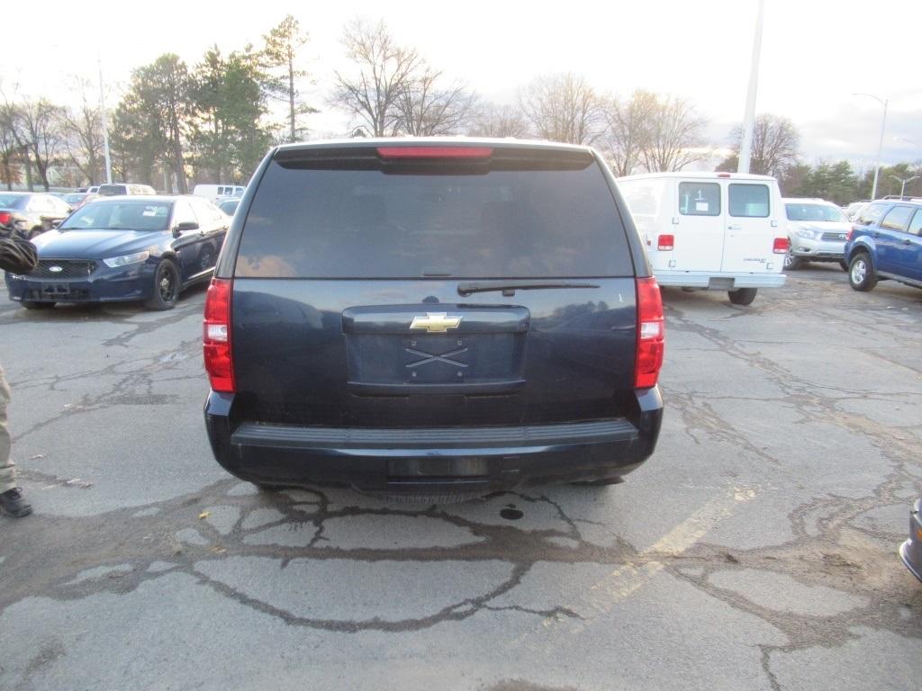 11 Chevrolet Tahoe  Subn BL 8 cyl  Started with Jump on 12/10/2020 AT PB PS R AC PW VIN: 1GNLC2E02BR