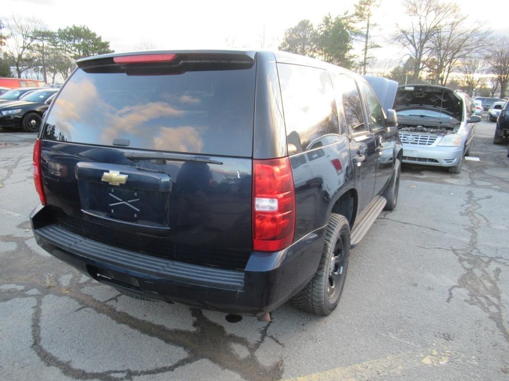 11 Chevrolet Tahoe  Subn BL 8 cyl  Started with Jump on 12/10/2020 AT PB PS R AC PW VIN: 1GNLC2E02BR