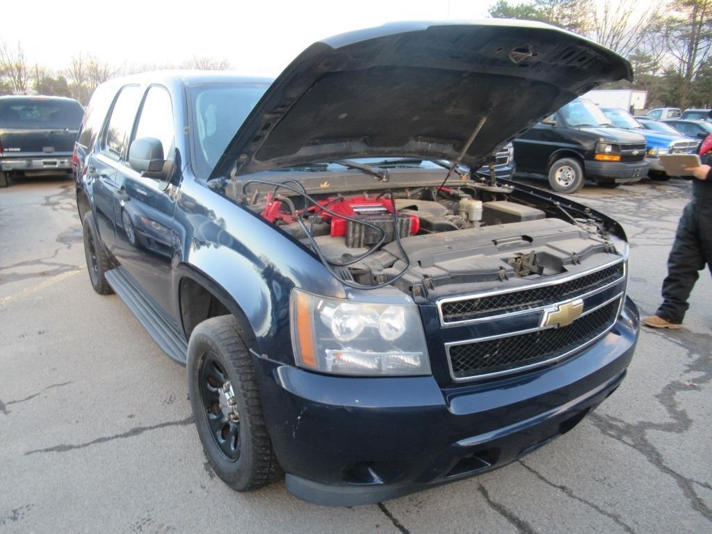 11 Chevrolet Tahoe  Subn BL 8 cyl  Started with Jump on 12/10/2020 AT PB PS R AC PW VIN: 1GNLC2E02BR