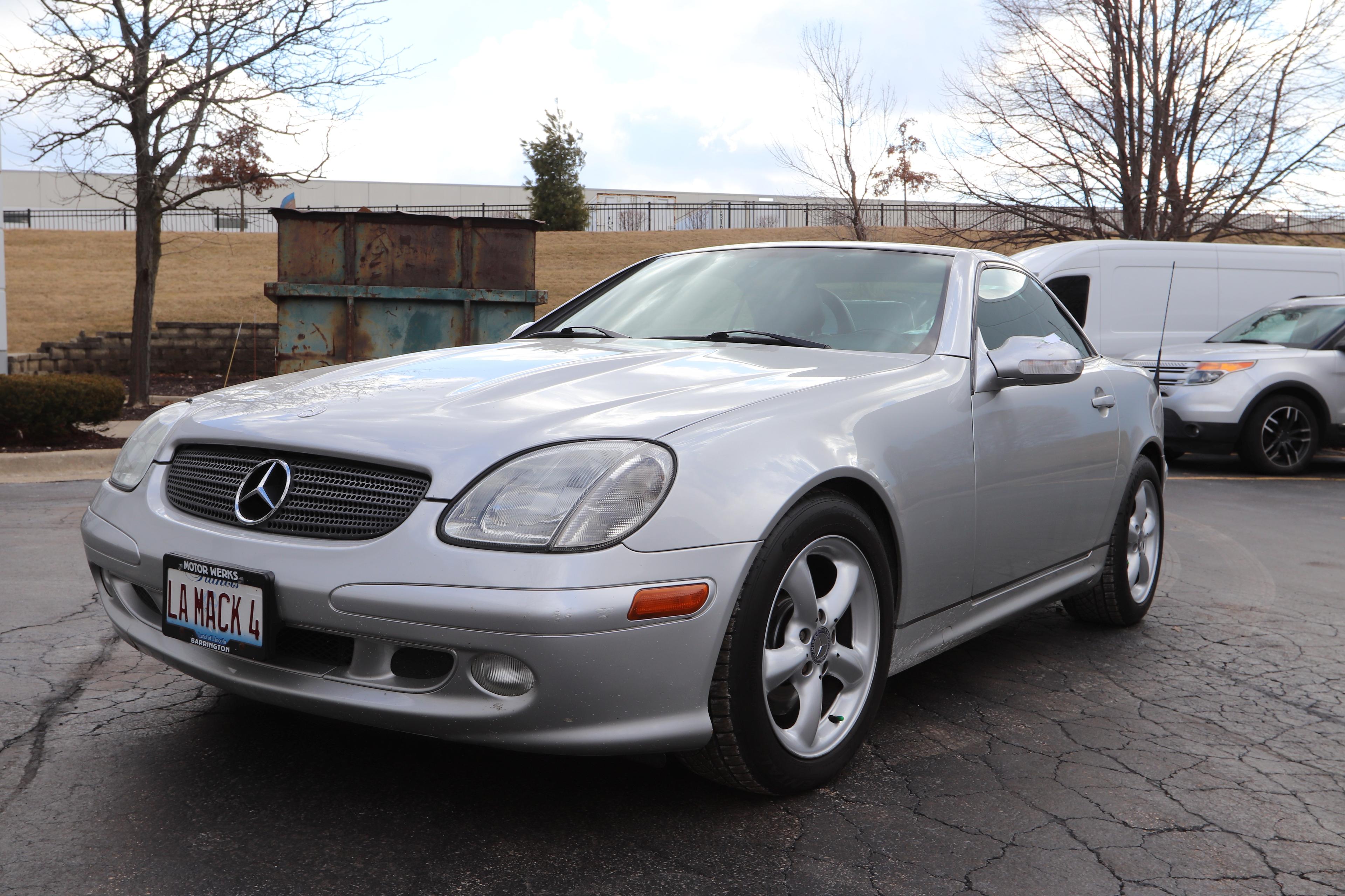 2003 Mercedes Benz SLK320 Convertible.  Vin: WDBKK65FX3F274602. Miles: 74,504. V6 5-speed automatic
