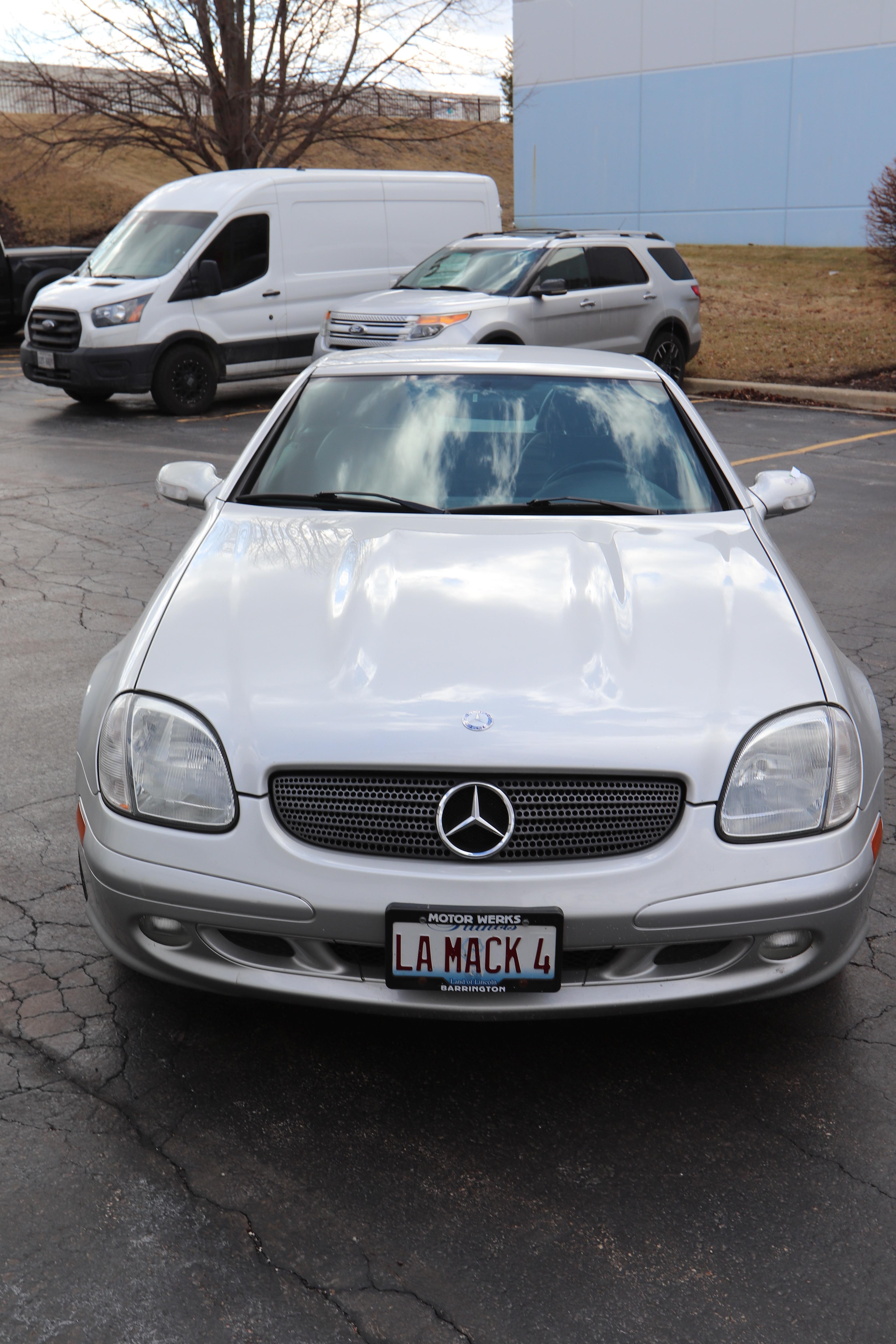 2003 Mercedes Benz SLK320 Convertible.  Vin: WDBKK65FX3F274602. Miles: 74,504. V6 5-speed automatic