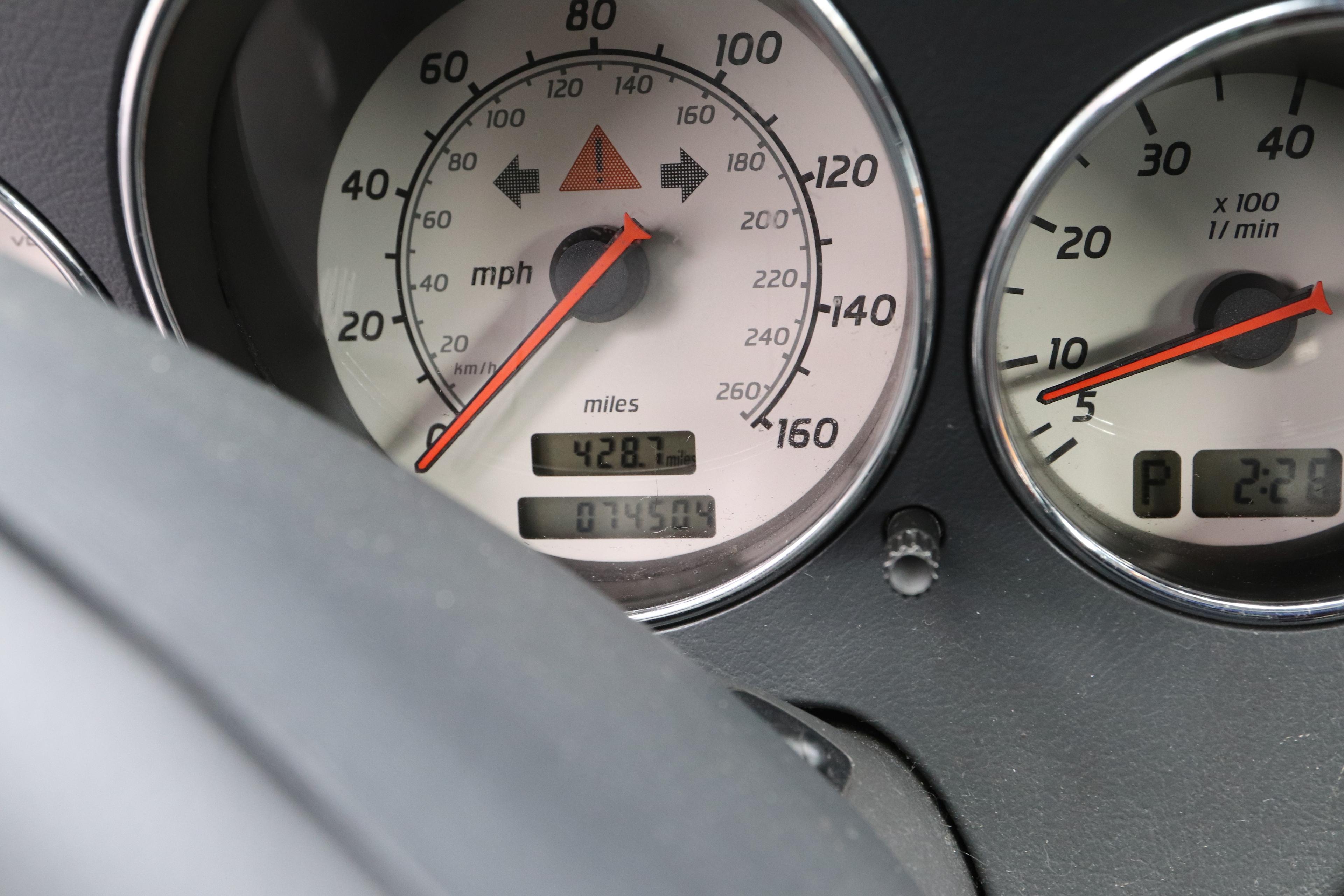2003 Mercedes Benz SLK320 Convertible.  Vin: WDBKK65FX3F274602. Miles: 74,504. V6 5-speed automatic