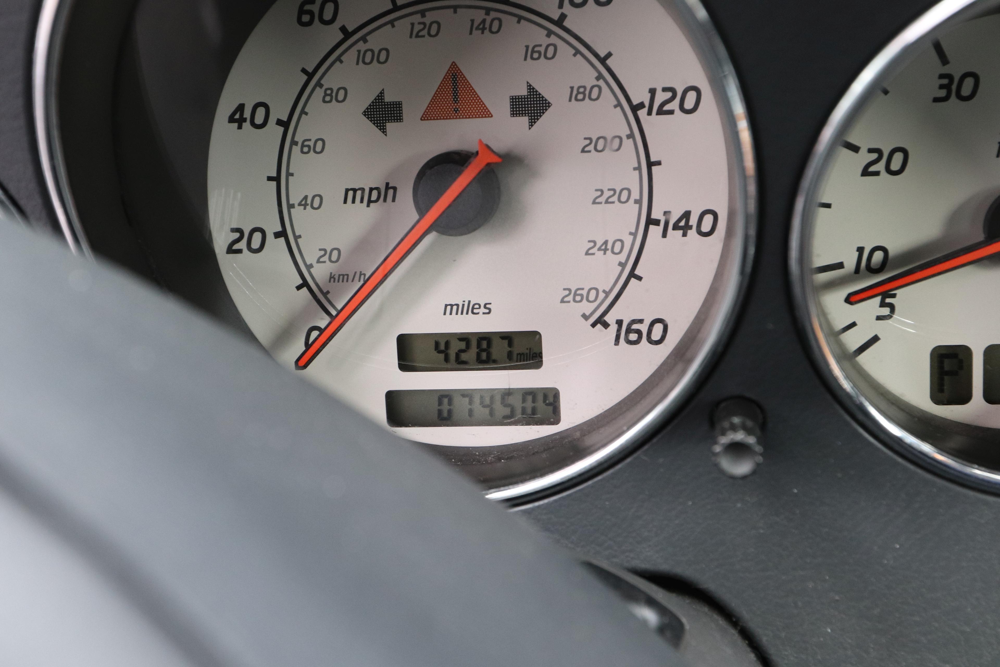 2003 Mercedes Benz SLK320 Convertible.  Vin: WDBKK65FX3F274602. Miles: 74,504. V6 5-speed automatic