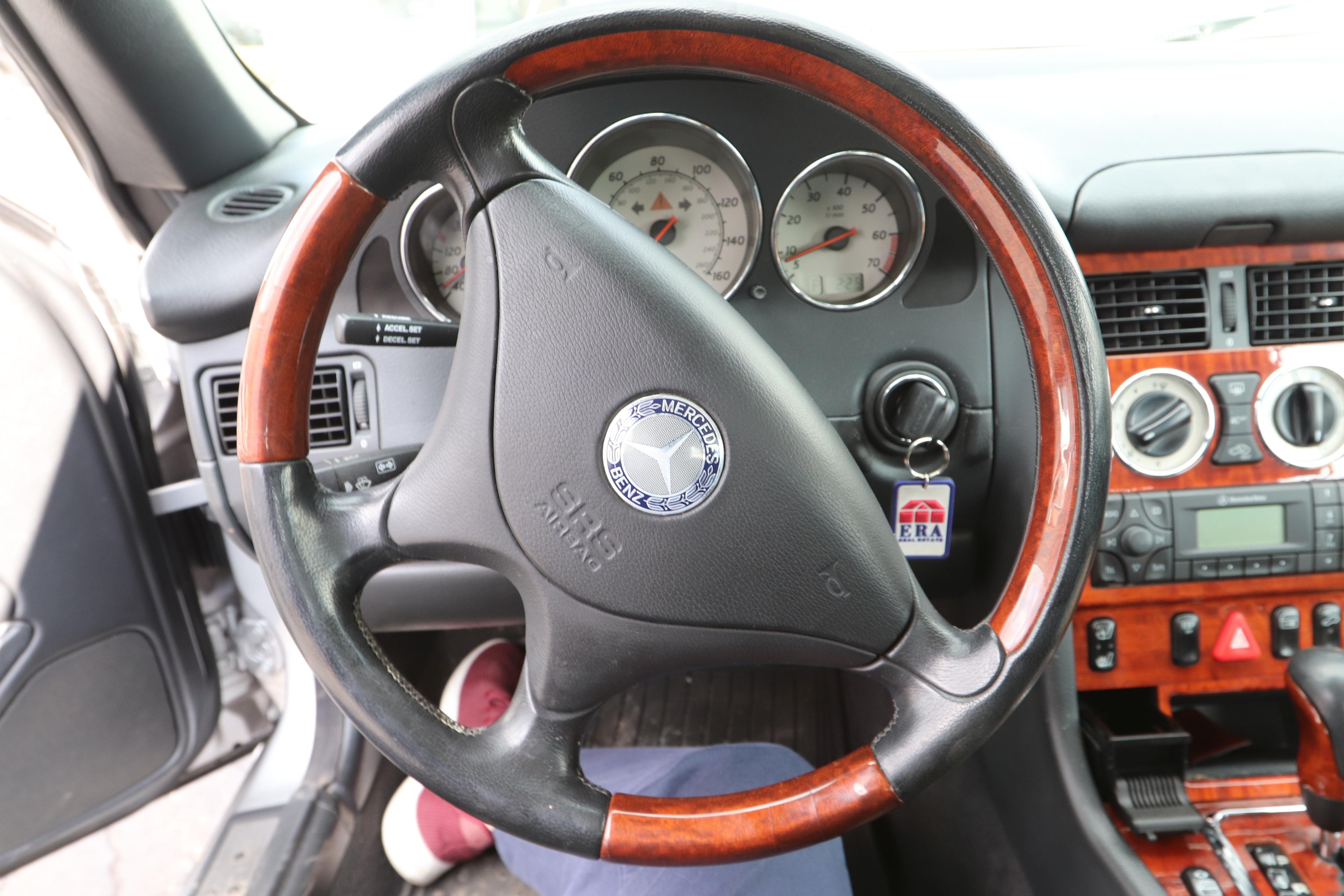 2003 Mercedes Benz SLK320 Convertible.  Vin: WDBKK65FX3F274602. Miles: 74,504. V6 5-speed automatic