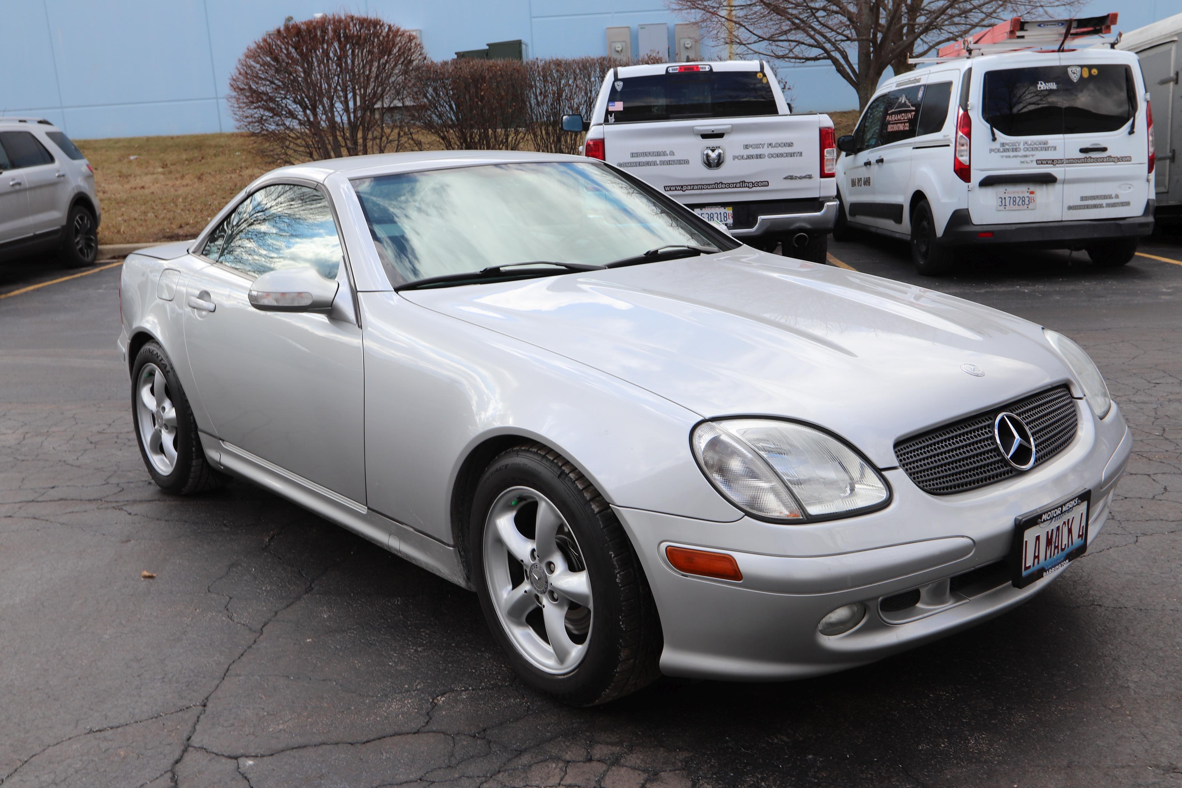 2003 Mercedes Benz SLK320 Convertible.  Vin: WDBKK65FX3F274602. Miles: 74,504. V6 5-speed automatic