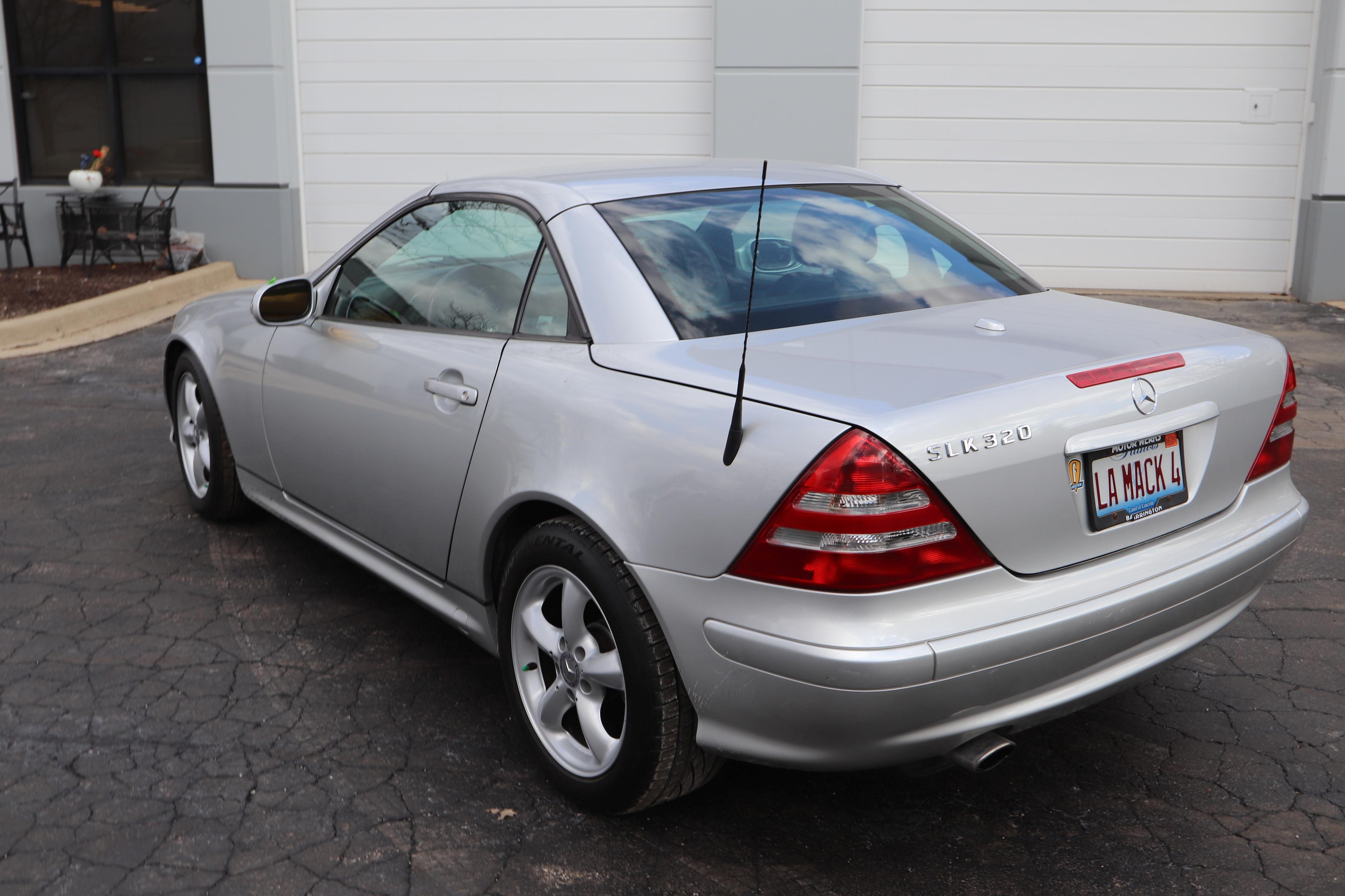 2003 Mercedes Benz SLK320 Convertible.  Vin: WDBKK65FX3F274602. Miles: 74,504. V6 5-speed automatic