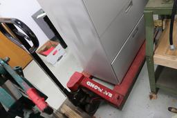 Raymond pallet jack, late removal only