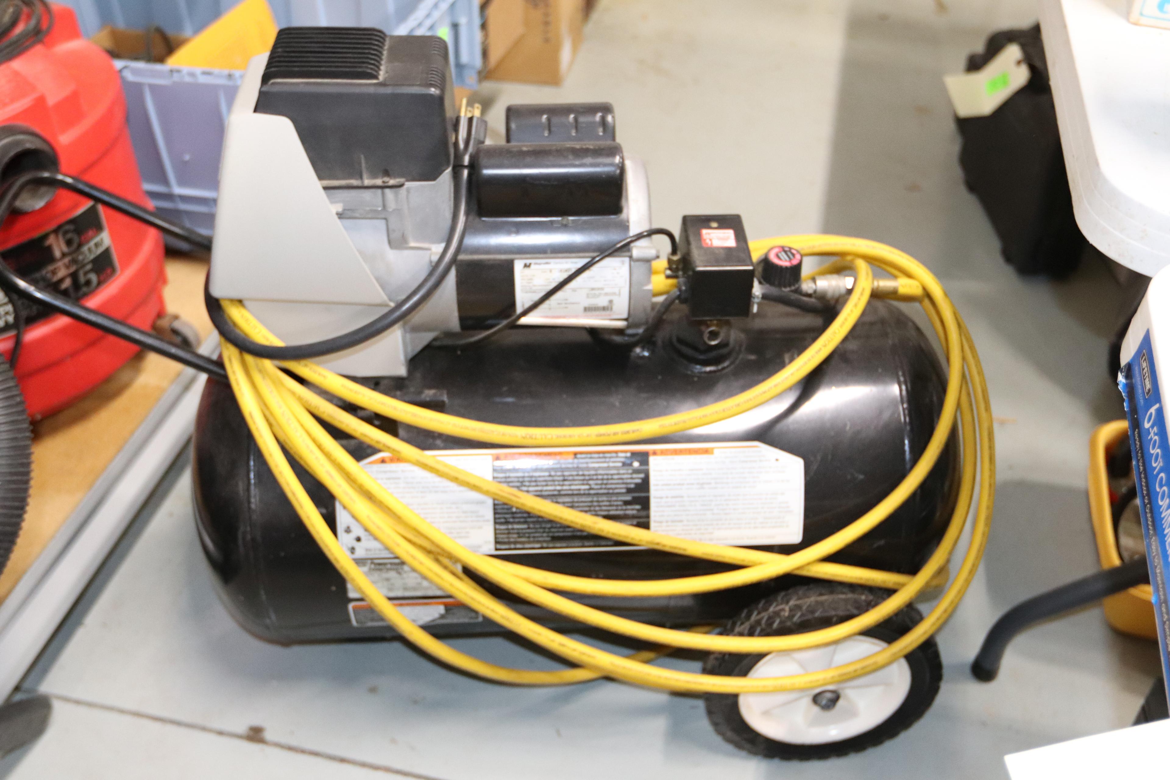 Coleman Blackhawk 4 hp 20-gallon air compressor