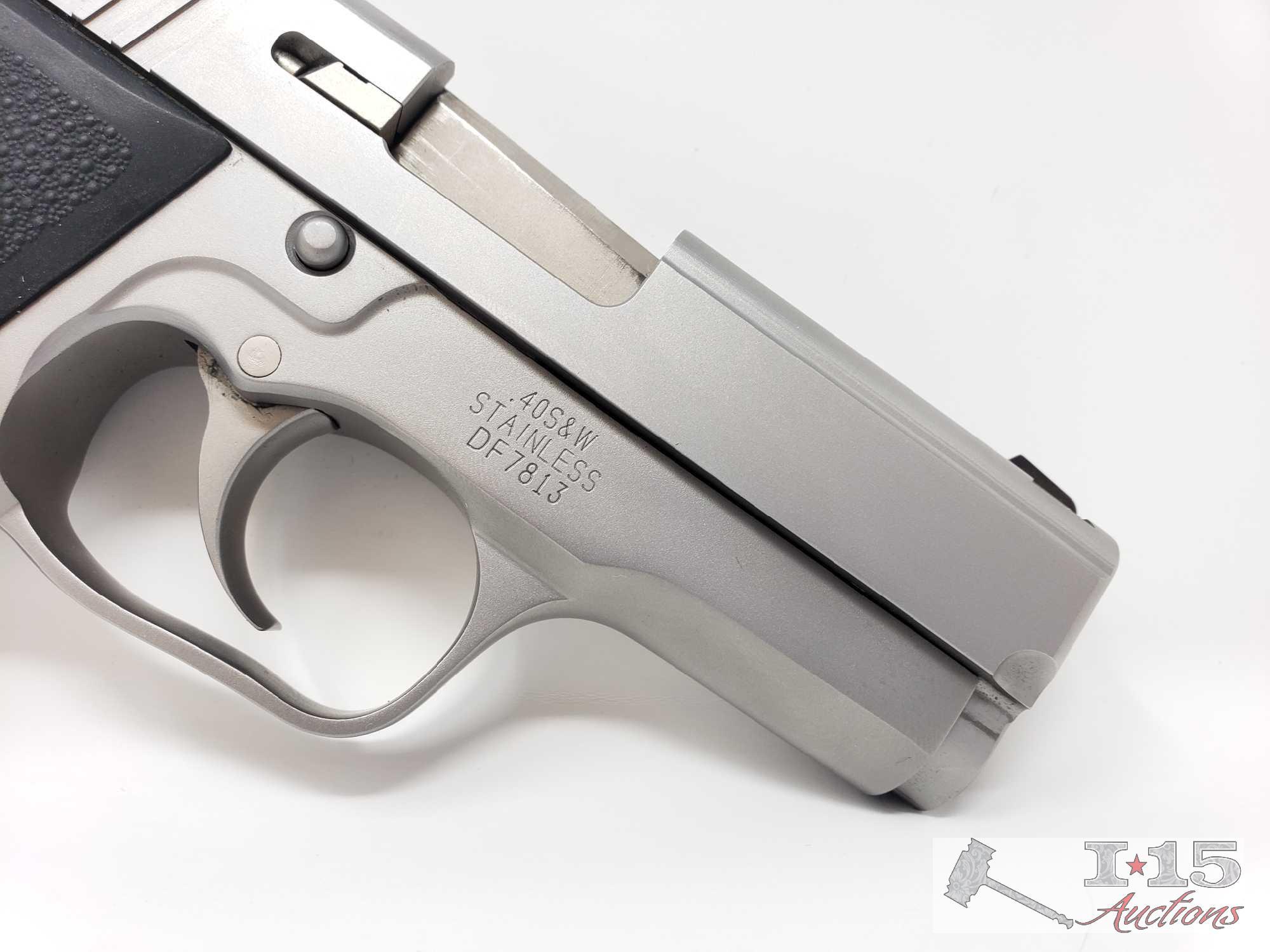 Kahr Arms K40 40S&W Semi-Automatic Pistol with 7 Round Magazine and Case, CA Transfer Available