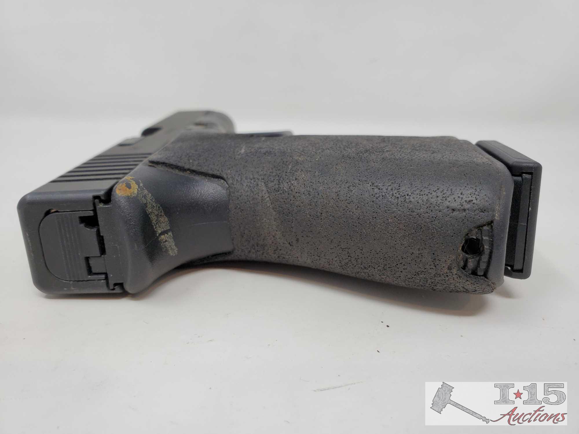 Glock 23 40S&W Semi-Auto Pistol with 10 Round Magazine