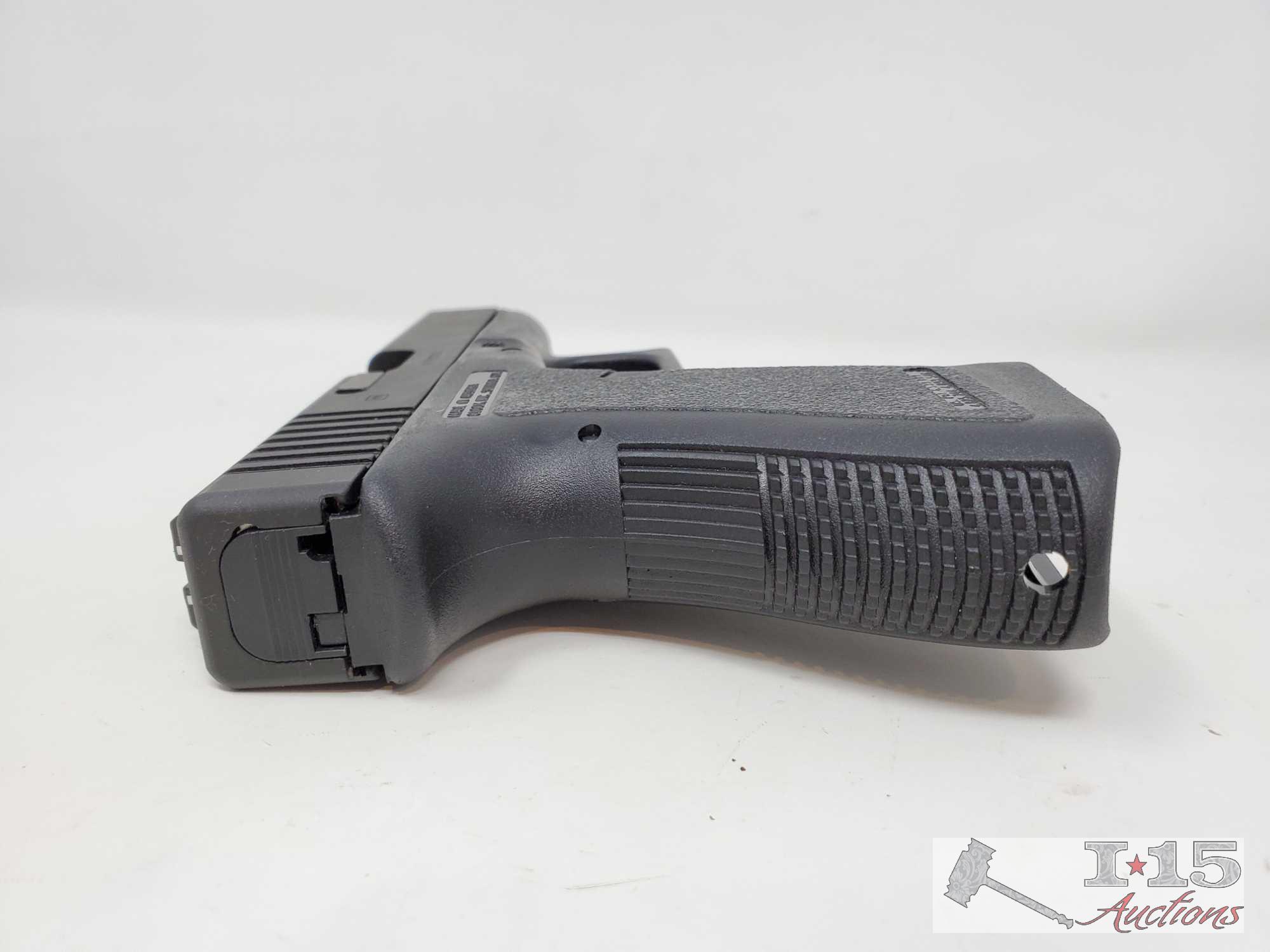 Glock 19 9mm Semi-Auto Pistol with Case