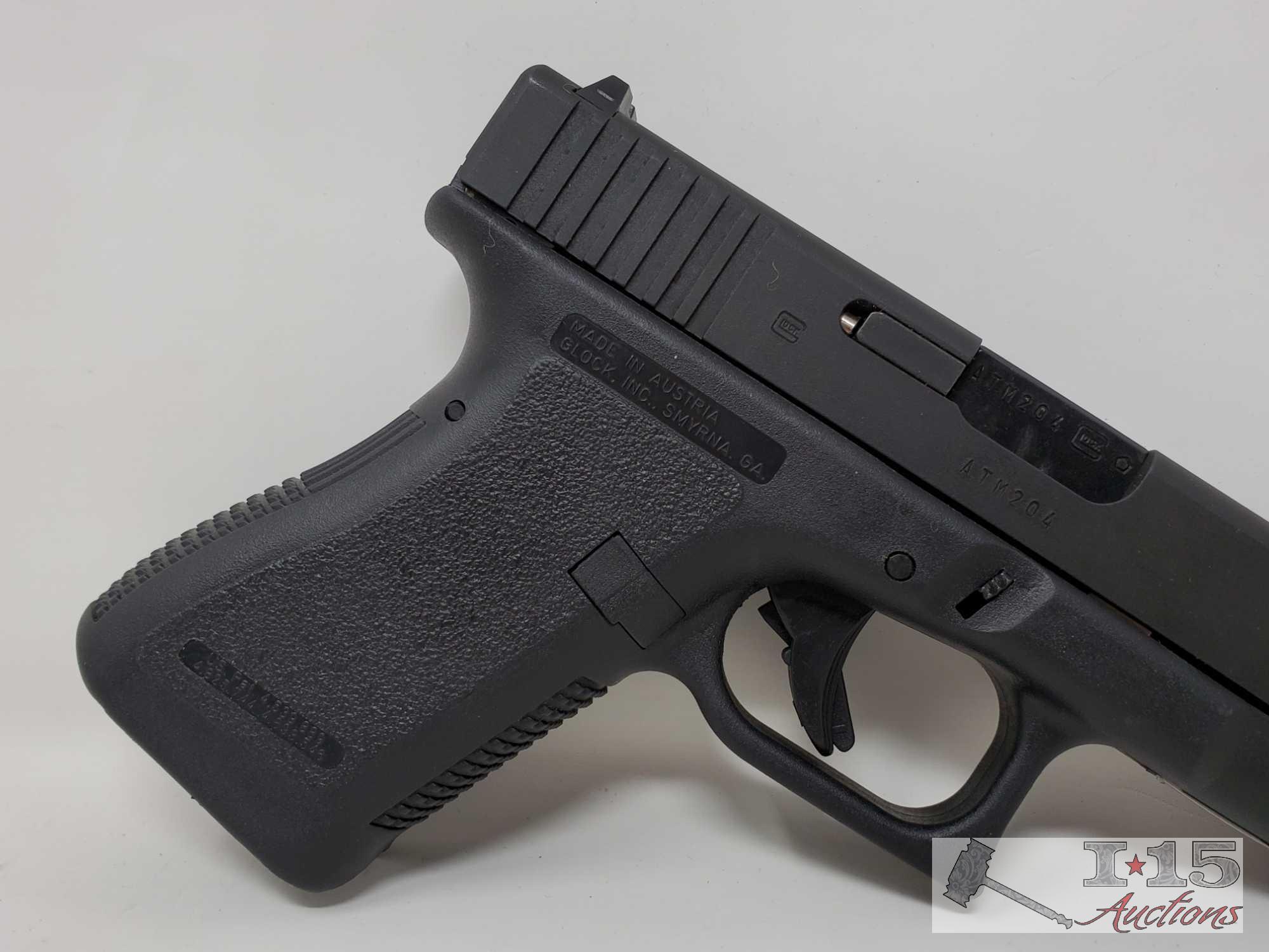 Glock 19 9mm Semi-Auto Pistol with Case