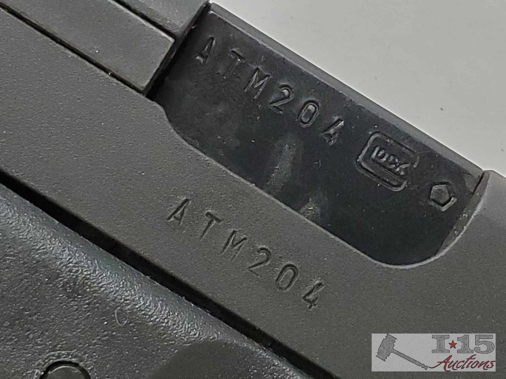 Glock 19 9mm Semi-Auto Pistol with Case