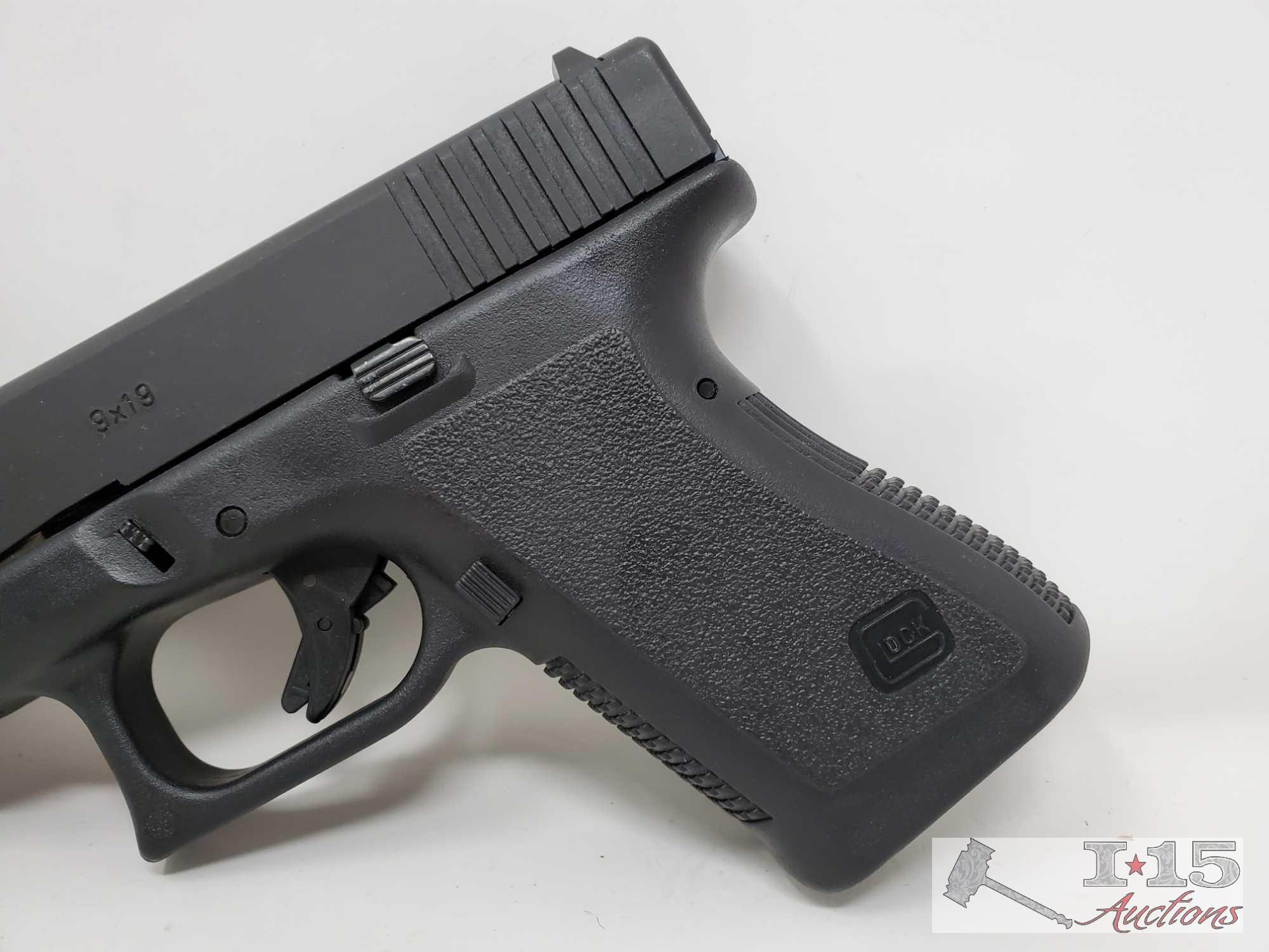 Glock 19 9mm Semi-Auto Pistol with Case