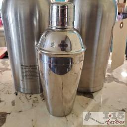 2 Kona Tin Growlers and Tin Mixer