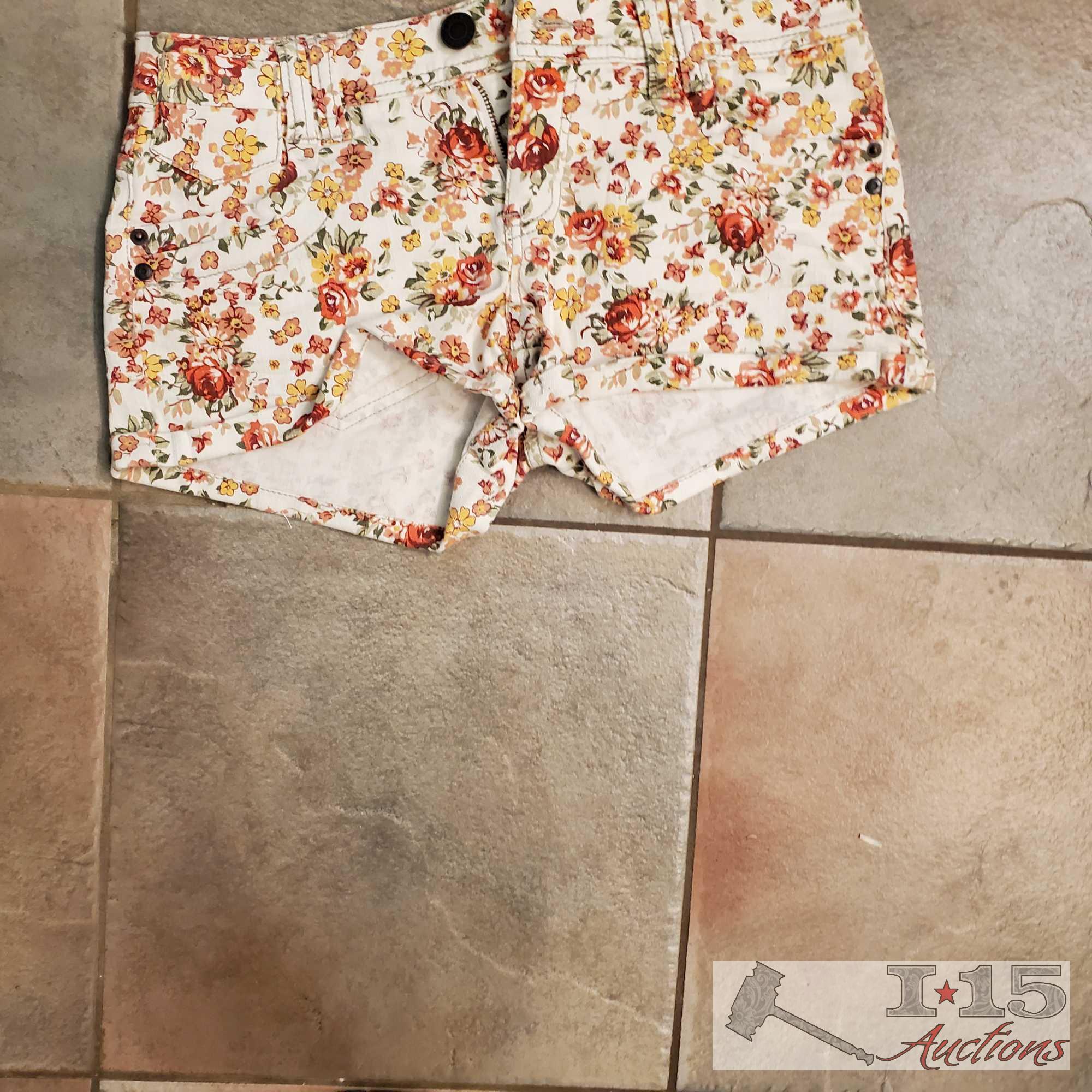 Approximately 12 Pairs of Ladies Shorts