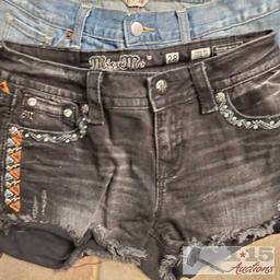 Approximately 12 Pairs of Ladies Shorts