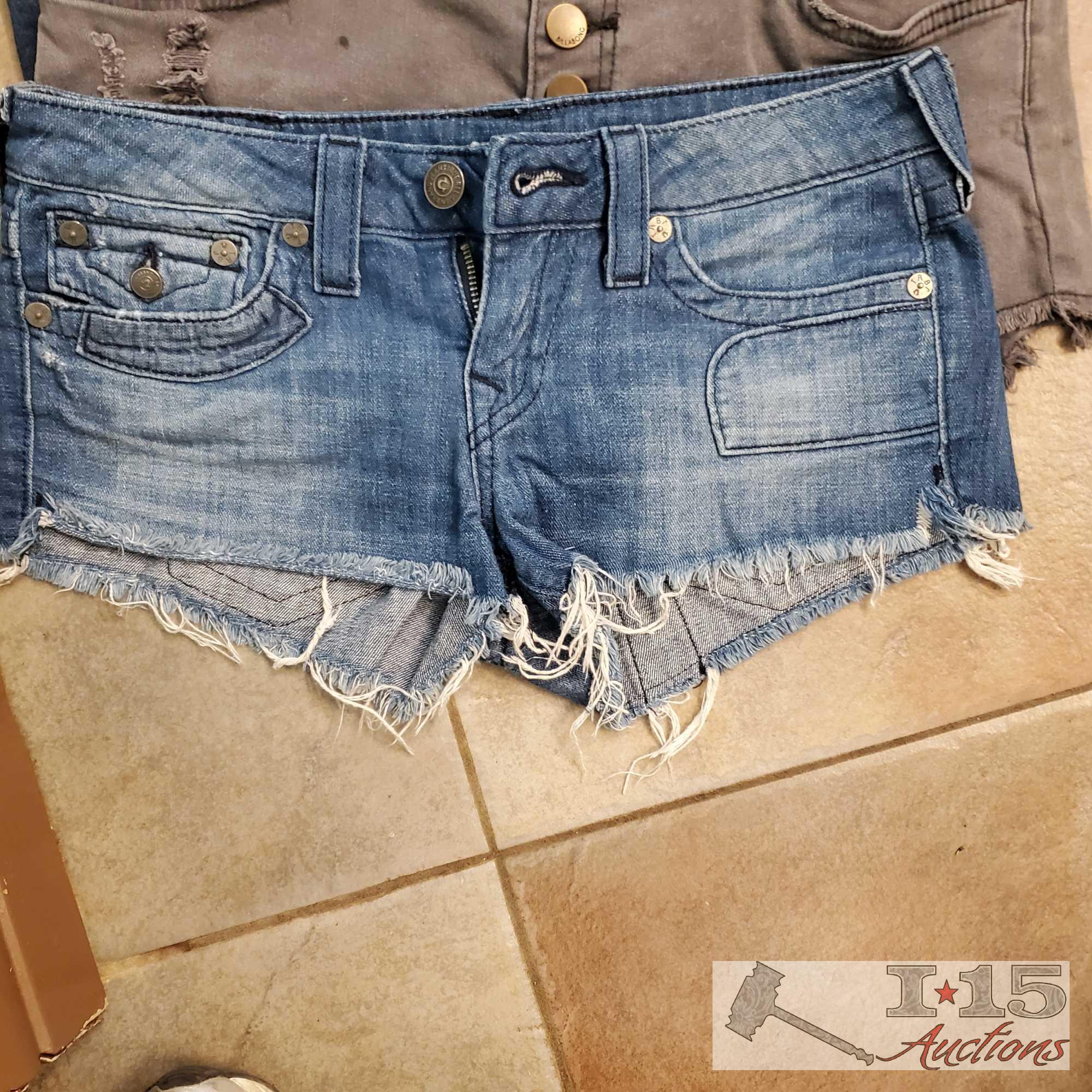 Approximately 12 Pairs of Ladies Shorts