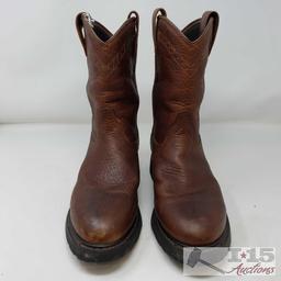 Lightly Worn Waterproof and Oil Resistant Ariat Boots Size 7.5 D