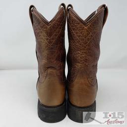 Lightly Worn Waterproof and Oil Resistant Ariat Boots Size 7.5 D