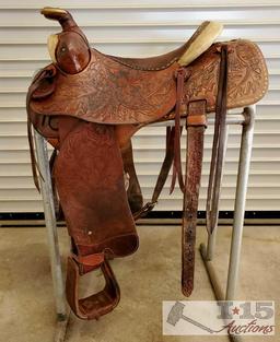 Fallis Saddlery Monte Foreman Balanced Ride Buck Stitched Saddle w/ Matching Breast Collar