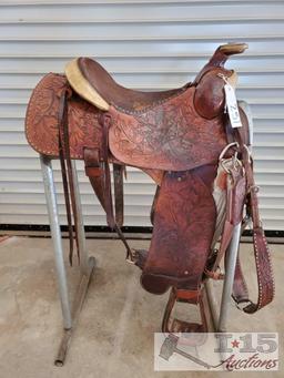 Fallis Saddlery Monte Foreman Balanced Ride Buck Stitched Saddle w/ Matching Breast Collar
