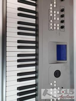 Yamaha MM8 Keyboard