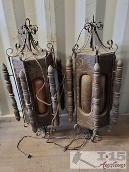 2 Lights Fixtures