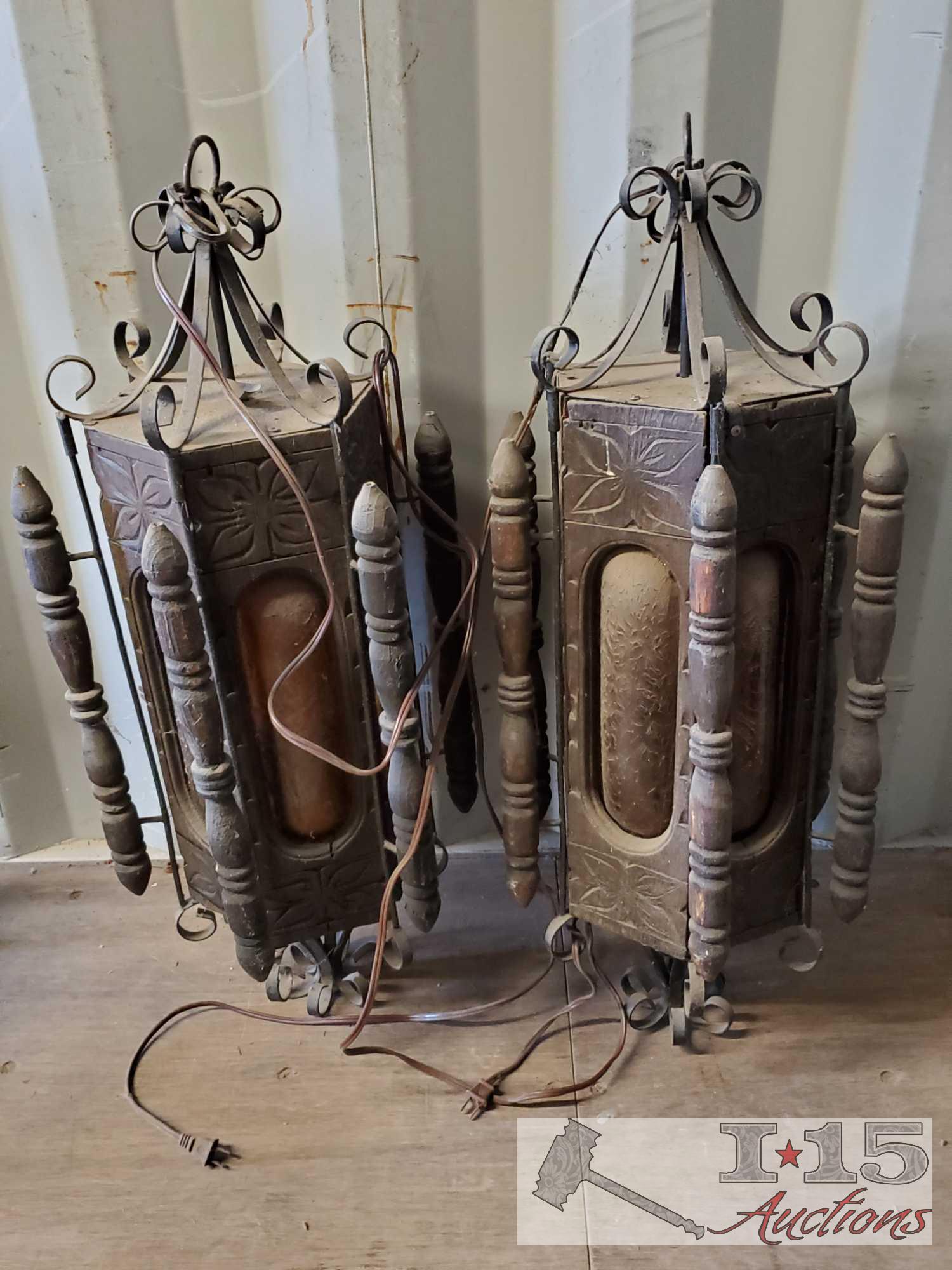 2 Lights Fixtures