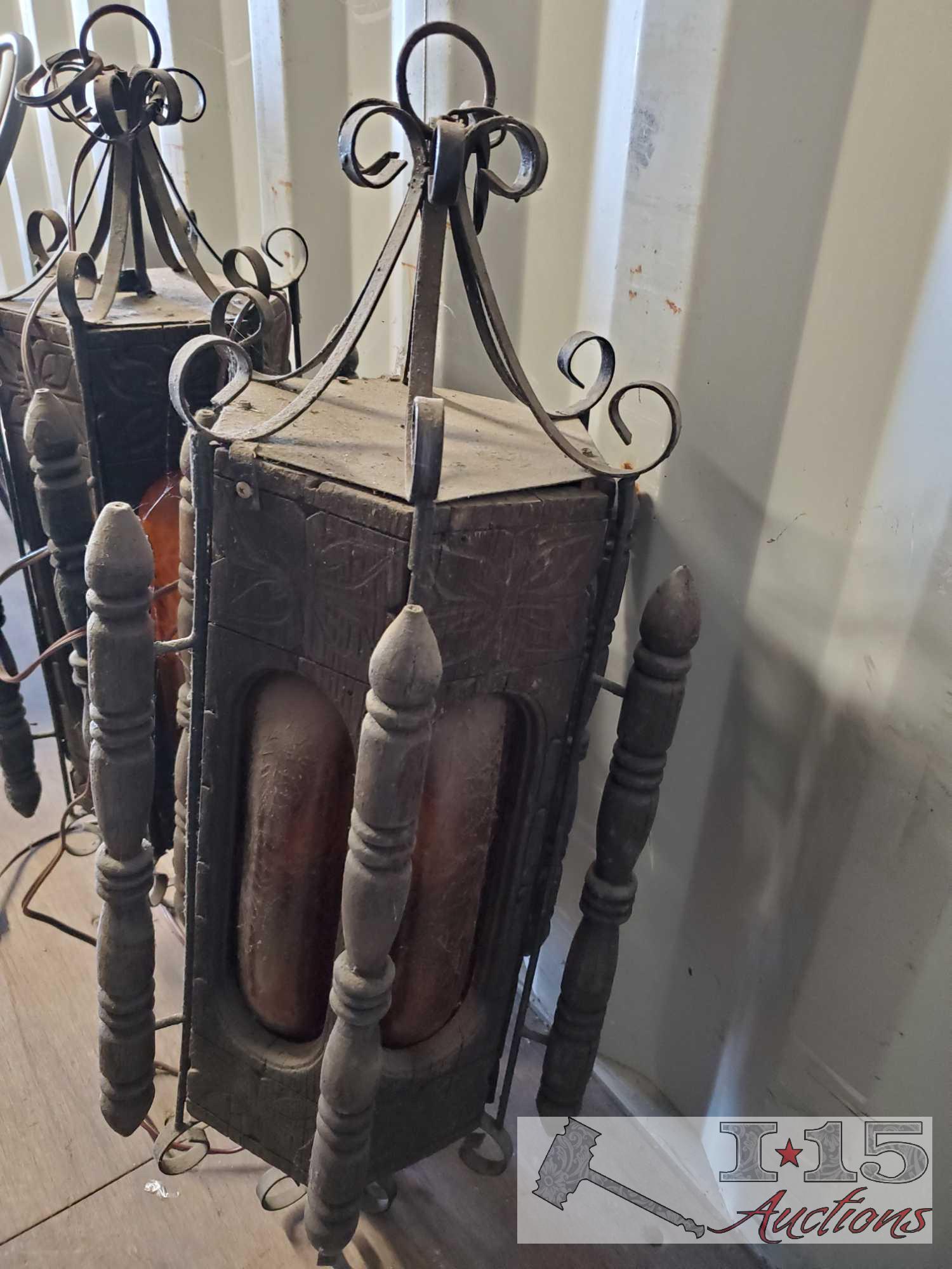 2 Lights Fixtures