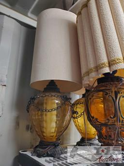 2 Lamps and 4 Lamp Shades