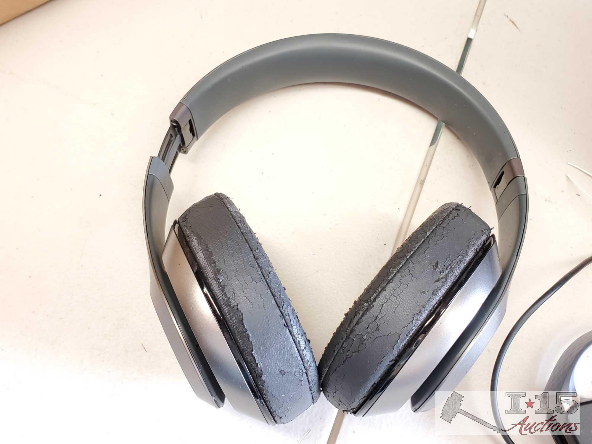 Polaroid Speaker, Nintendo3DS, Beats Headphones, FitBit, and More
