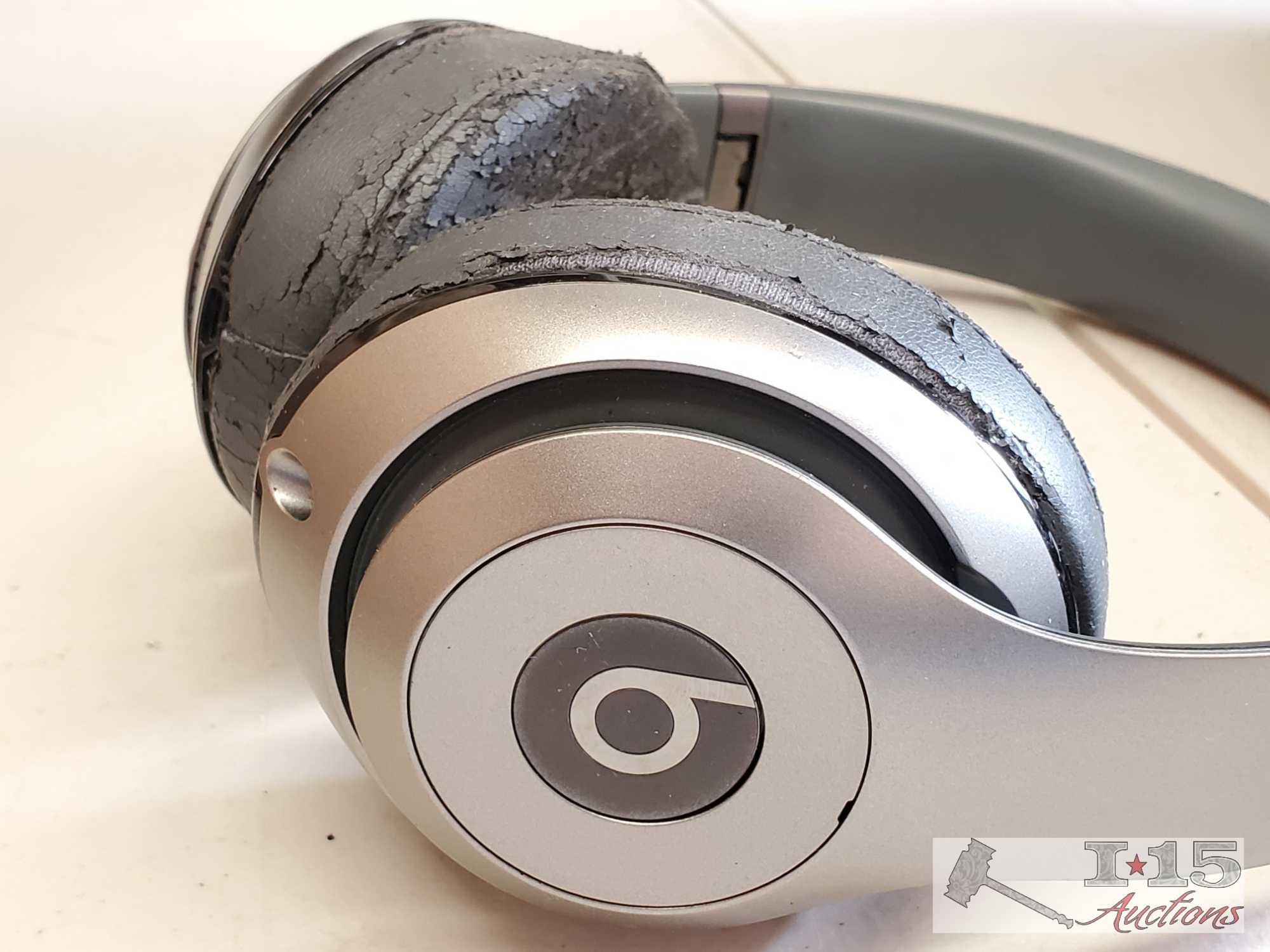 Polaroid Speaker, Nintendo3DS, Beats Headphones, FitBit, and More