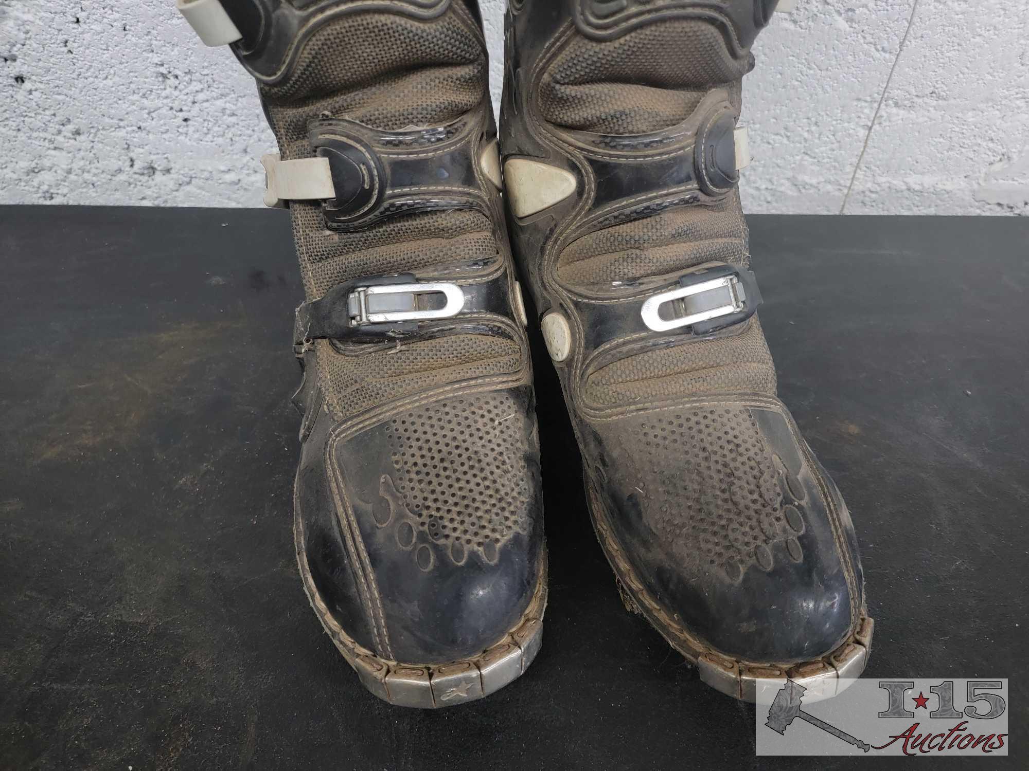 Alpine Star Tech 8 and Vintage Gaerne Riding Boots