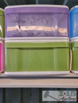 10 Plastic Storage Containers