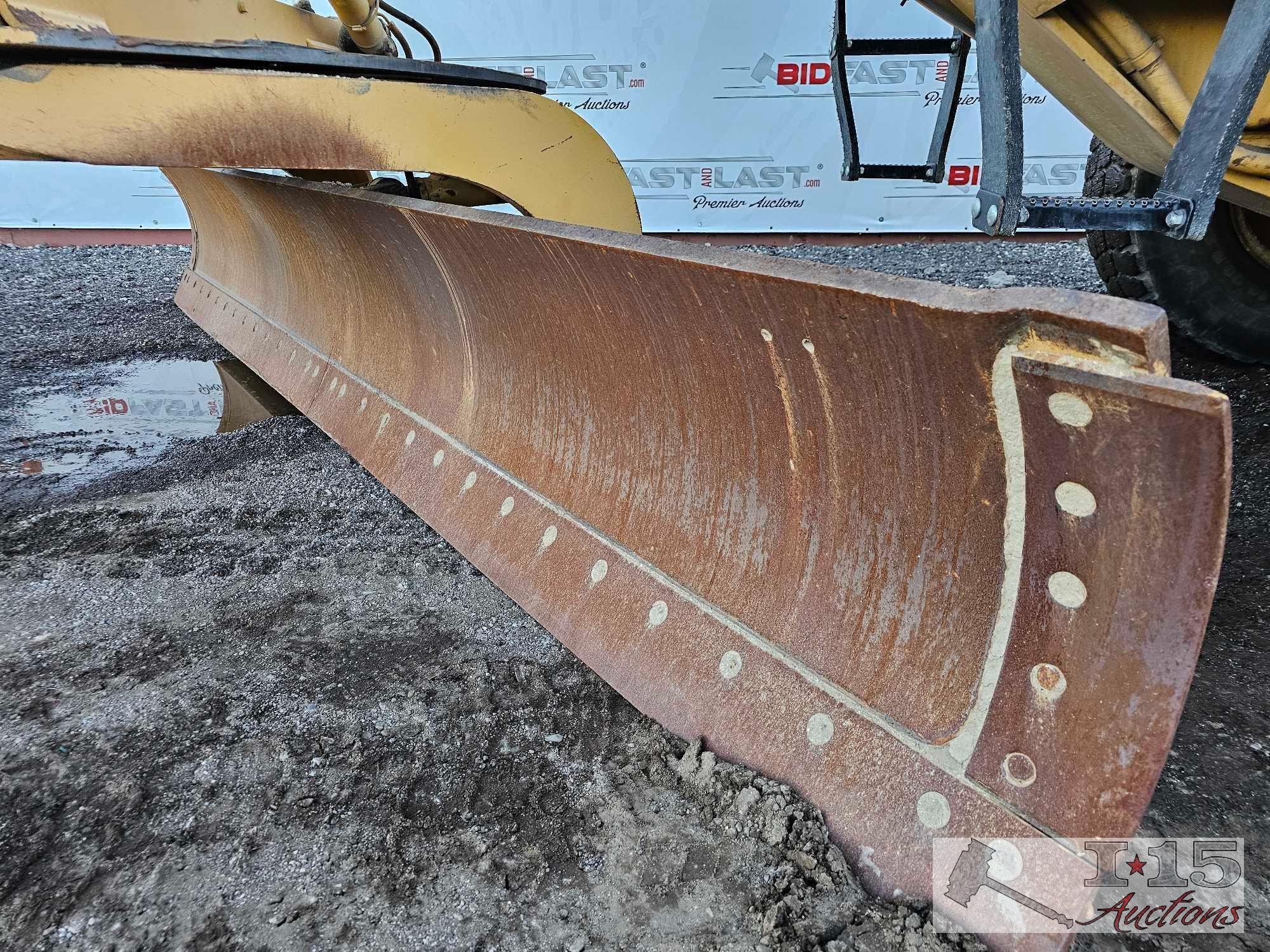 2005 Caterpillar Grader 143H