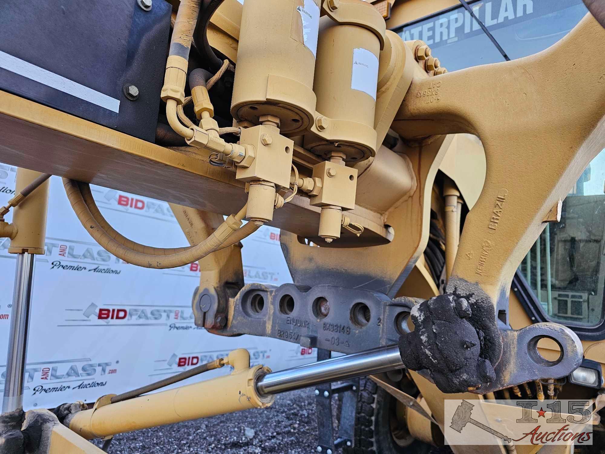 2005 Caterpillar Grader 143H