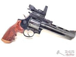 Taurus 44 .44mag Revolver