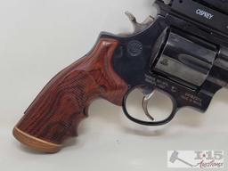 Taurus 44 .44mag Revolver