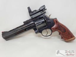 Taurus 44 .44mag Revolver