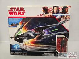 (2) Star Wars Collectables