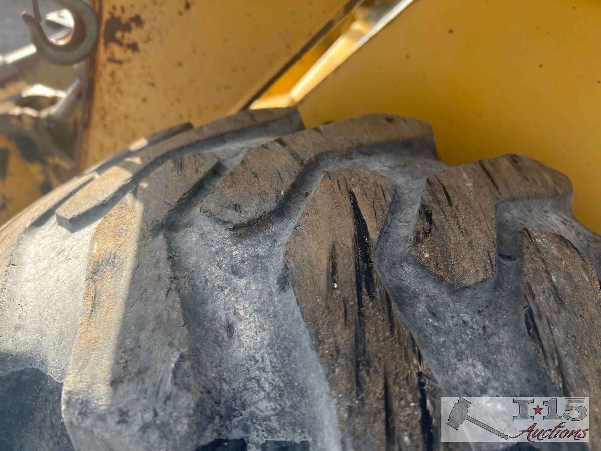 John Deere 320 Skid Steer